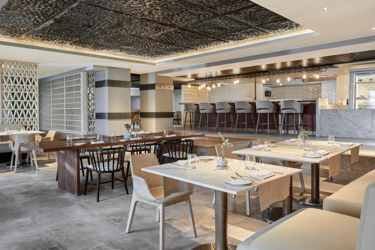 Hyatt Regency Cairo West Hotel 6th of October City Buitenkant foto The restaurant
