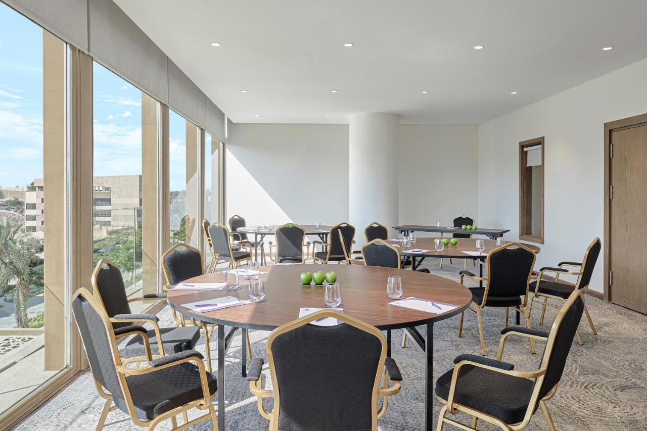 Hyatt Regency Cairo West Hotel 6th of October City Buitenkant foto Meeting room